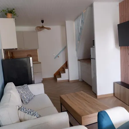 Duplex - Et Port A 2 Min Apartment